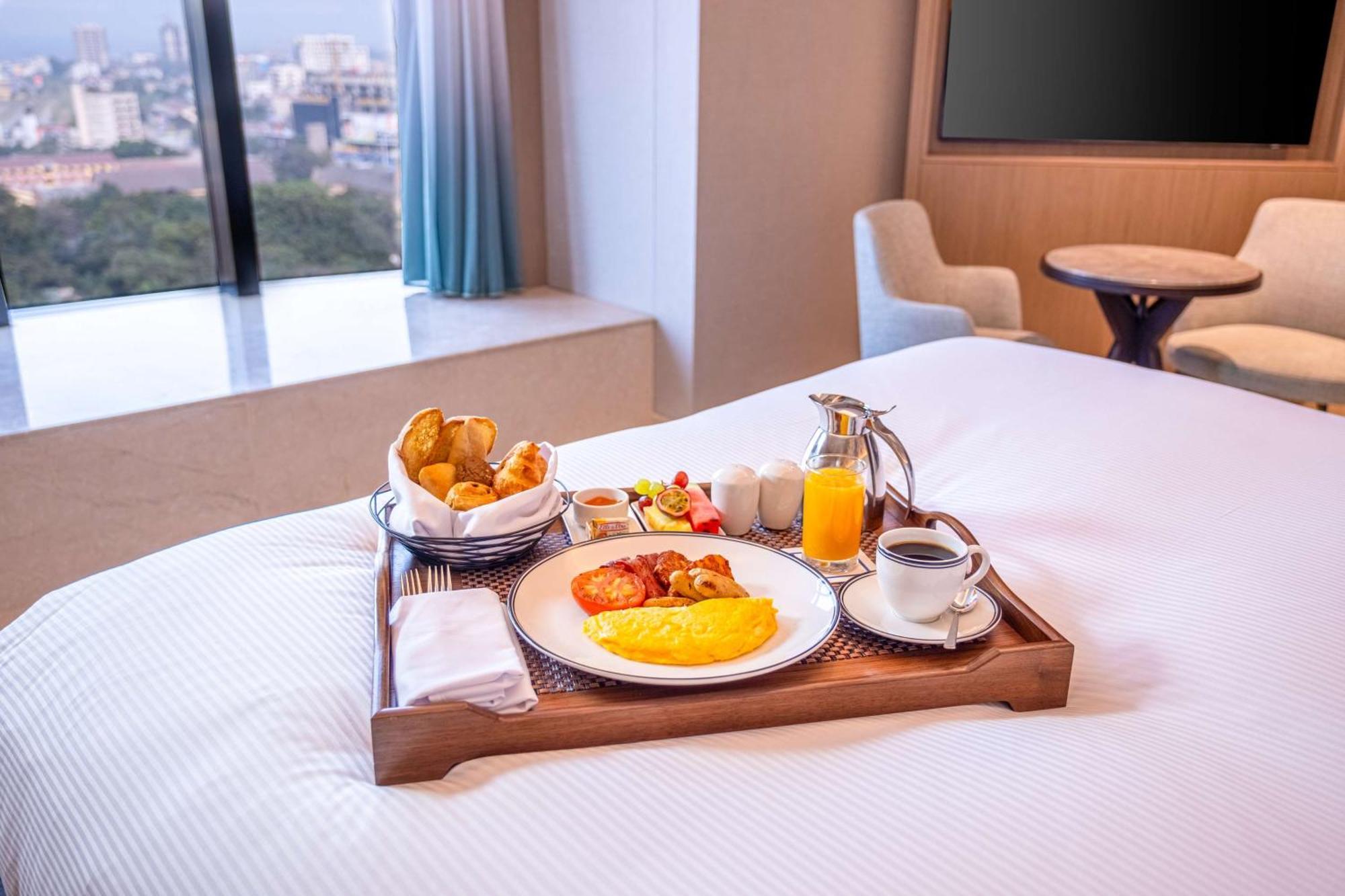 Hilton Kinshasa Otel Dış mekan fotoğraf