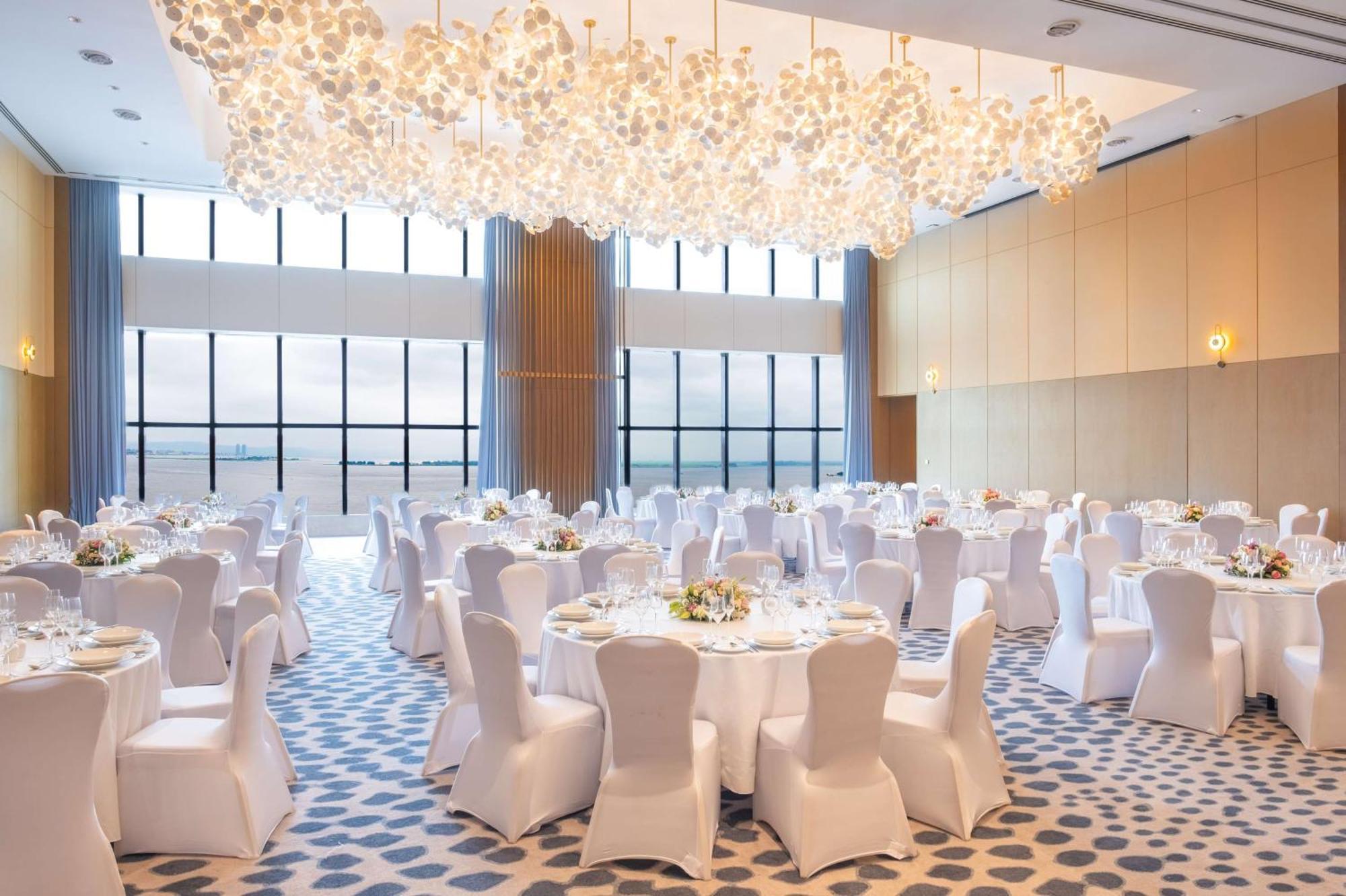 Hilton Kinshasa Otel Dış mekan fotoğraf