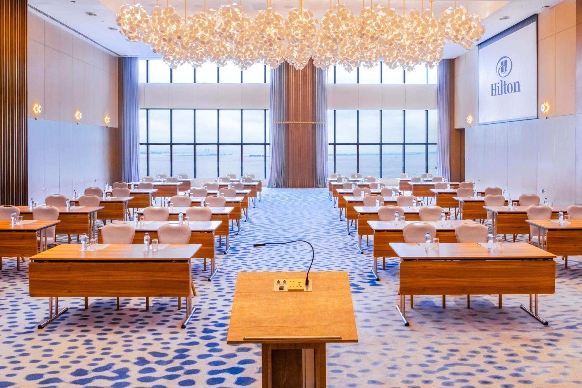 Hilton Kinshasa Otel Dış mekan fotoğraf